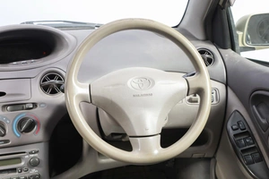 Седан Toyota Platz 2002 года, 349000 рублей, Новосибирск