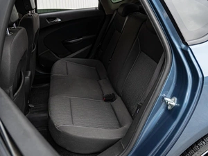 Седан Opel Astra 2013 года, 905000 рублей, Краснодар