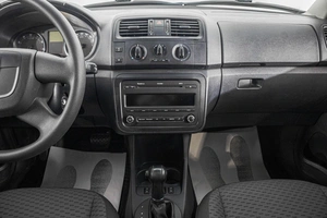 Хетчбэк Skoda Fabia 2012 года, 889000 рублей, Барнаул