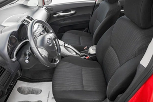 Хетчбэк Toyota Auris 2007 года, 699000 рублей, Барнаул