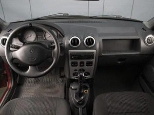 Седан Renault Logan 2009 года, 480000 рублей, Омск