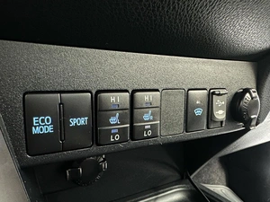 Внедорожник Toyota RAV4 2016 года, 2340000 рублей, Красноярск