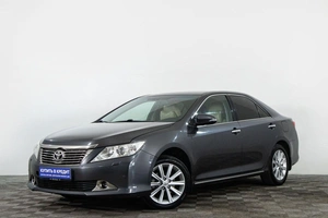 Седан Toyota Camry 2013 года, 1819000 рублей, Сургут