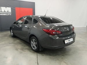 Седан Opel Astra 2013 года, 1030000 рублей, Курск