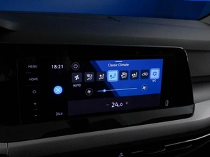 Хетчбэк Volkswagen Golf 2022 года, 2974444 рублей, Москва