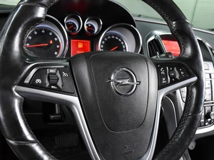 Хетчбэк Opel Astra 2012 года, 880000 рублей, Воронеж