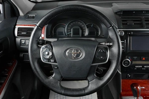 Седан Toyota Camry 2013 года, 1479000 рублей, Тюмень
