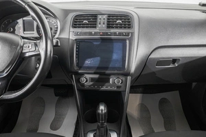 Седан Volkswagen Polo 2015 года, 1149000 рублей, Барнаул