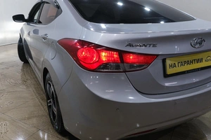 Седан Hyundai Avante 2012 года, 889000 рублей, Новокузнецк
