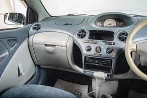 Хетчбэк Toyota Vitz 1999 года, 399000 рублей, Томск