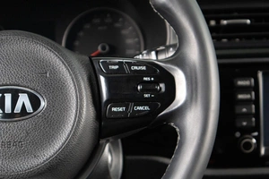 Хетчбэк Kia Rio X-Line 2018 года, 1369000 рублей, Сургут