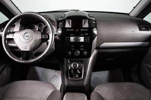 Минивэн Opel Zafira 2011 года, 529000 рублей, Сургут