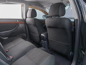 Седан Toyota Avensis 2007 года, 879000 рублей, Сургут