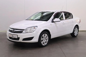 Седан Opel Astra 2012 года, 700000 рублей, Брянск