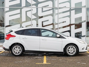 Хетчбэк Ford Focus 2012 года, 925000 рублей, Краснодар