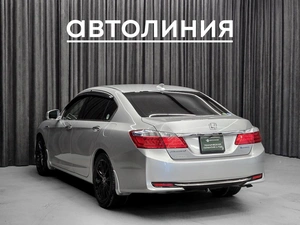 Седан Honda Accord 2014 года, 1899000 рублей, Красноярск