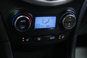 Хетчбэк Hyundai Solaris 2011 года, 698000 рублей, Солонцы