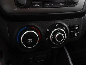 Седан Kia Rio 2014 года, 899000 рублей, Тюмень