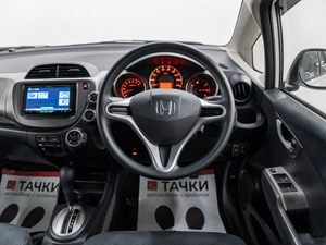 Хетчбэк Honda Fit 2011 года, 850000 рублей, Красноярск