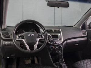 Седан Hyundai Solaris 2016 года, 1229000 рублей, Омск