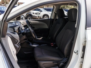 Седан Chevrolet Aveo 2014 года, 799000 рублей, Большой Сочи