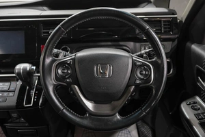 Минивэн Honda Stepwgn Spada 2015 года, 1799000 рублей, Новокузнецк