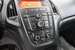 Хетчбэк Opel Astra 2012 года, 899000 рублей, Красноярск