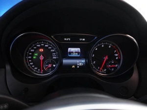 Седан Mercedes-benz CLA-класс 2018 года, 1899364 рублей, Москва