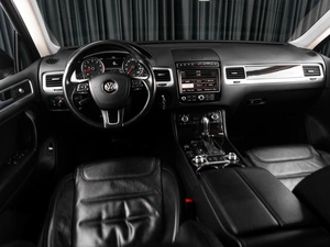 Внедорожник Volkswagen Touareg 2016 года, 3289000 рублей, Тюмень