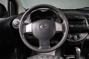 Хетчбэк Nissan Note 2013 года, 809000 рублей, Сургут