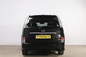 Минивэн Toyota Isis 2012 года, 1199000 рублей, Новосибирск