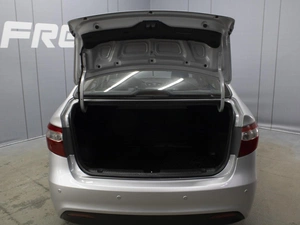 Седан Kia Rio 2013 года, 1155000 рублей, Омск