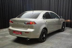 Седан Mitsubishi Lancer 2010 года, 649000 рублей, Красноярск