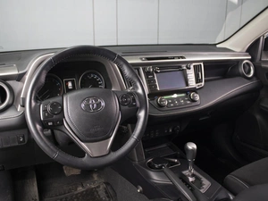 Внедорожник Toyota RAV4 2015 года, 2850000 рублей, Омск