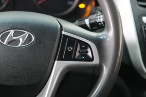 Седан Hyundai Solaris 2013 года, 839000 рублей, Омск