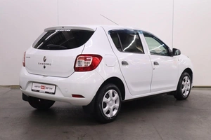 Хэтчбек Renault Sandero 2017 года, 760000 рублей, Брянск