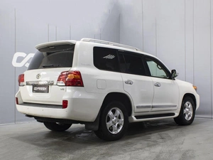 Внедорожник Toyota Land Cruiser 2015 года, 3350000 рублей, Омск