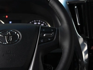 Минивэн Toyota Alphard 2019 года, 6557888 рублей, Омск