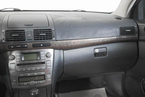 Седан Toyota Avensis 2006 года, 999000 рублей, Кемерово