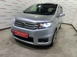 Минивэн Honda Freed 2010 года, 995000 рублей, Красноярск