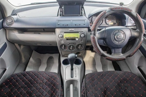 Хетчбэк Mazda Demio 2003 года, 239000 рублей, Барнаул