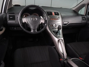 Хетчбэк Toyota Auris 2007 года, 635000 рублей, Воронеж