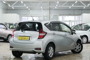 Хетчбэк Nissan Note 2018 года, 1299000 рублей, Омск