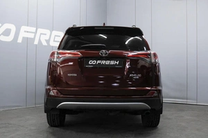 Внедорожник Toyota RAV4 2016 года, 2350000 рублей, Омск