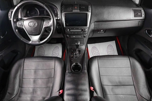 Седан Toyota Avensis 2010 года, 1039000 рублей, Тюмень