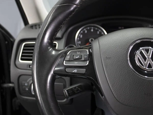 Внедорожник Volkswagen Touareg 2014 года, 2280000 рублей, Омск