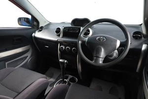 Хетчбэк Toyota Ist 2002 года, 549000 рублей, Новосибирск