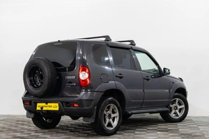 Внедорожник Chevrolet Niva 2018 года, 599000 рублей, Сургут