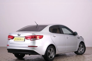 Седан Kia Rio 2016 года, 999000 рублей, Омск