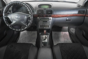 Седан Toyota Avensis 2003 года, 599000 рублей, Кемерово